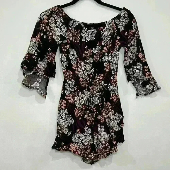 NWT Express Floral Romper - Picture 1 of 3